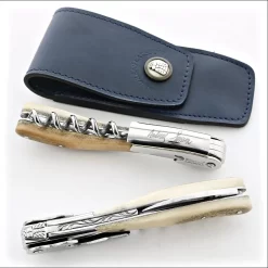 CHATEAU LAGUIOLE © MEILLEUR SOMMELIER DU MONDE - COUTEAU SOMMELIER OUVRE BOUTEILLE DE LUXE FINITION CORNE DE RENNES ANDREAS LARSSON (SUEDE)