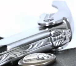 CHATEAU LAGUIOLE © MEILLEUR SOMMELIER DU MONDE - COUTEAU SOMMELIER OUVRE BOUTEILLE DE LUXE FINITION CORNE DE RENNES ANDREAS LARSSON (SUEDE) -Meubles Soldes Boutique 1200x1047