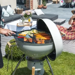 NATERIAL - Barbecue à Charbon PHOENIX BETA II - 8 Personnes - Ø 57 Cm - H. 108 Cm - Acier émaillé - Crème - Kogelbarbecue -Meubles Soldes Boutique 1200x1200 20