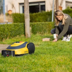 Tondeuse Robot Powerplus POWXG6305 - 18V - Pour Pelouses Jusqu'à Environ 500m² - Largeur De Coupe 180mm - Incl. Borne De Recharge Et Accessoires -Meubles Soldes Boutique 1200x1200 81