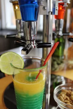 Carrousel De Distributeur De Shot Du Butler 4 De United Entertainment Bar Avec Des Lumières Menées -Meubles Soldes Boutique 800x1200 1