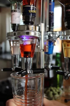 Carrousel De Distributeur De Shot Du Butler 4 De United Entertainment Bar Avec Des Lumières Menées -Meubles Soldes Boutique 800x1200 2